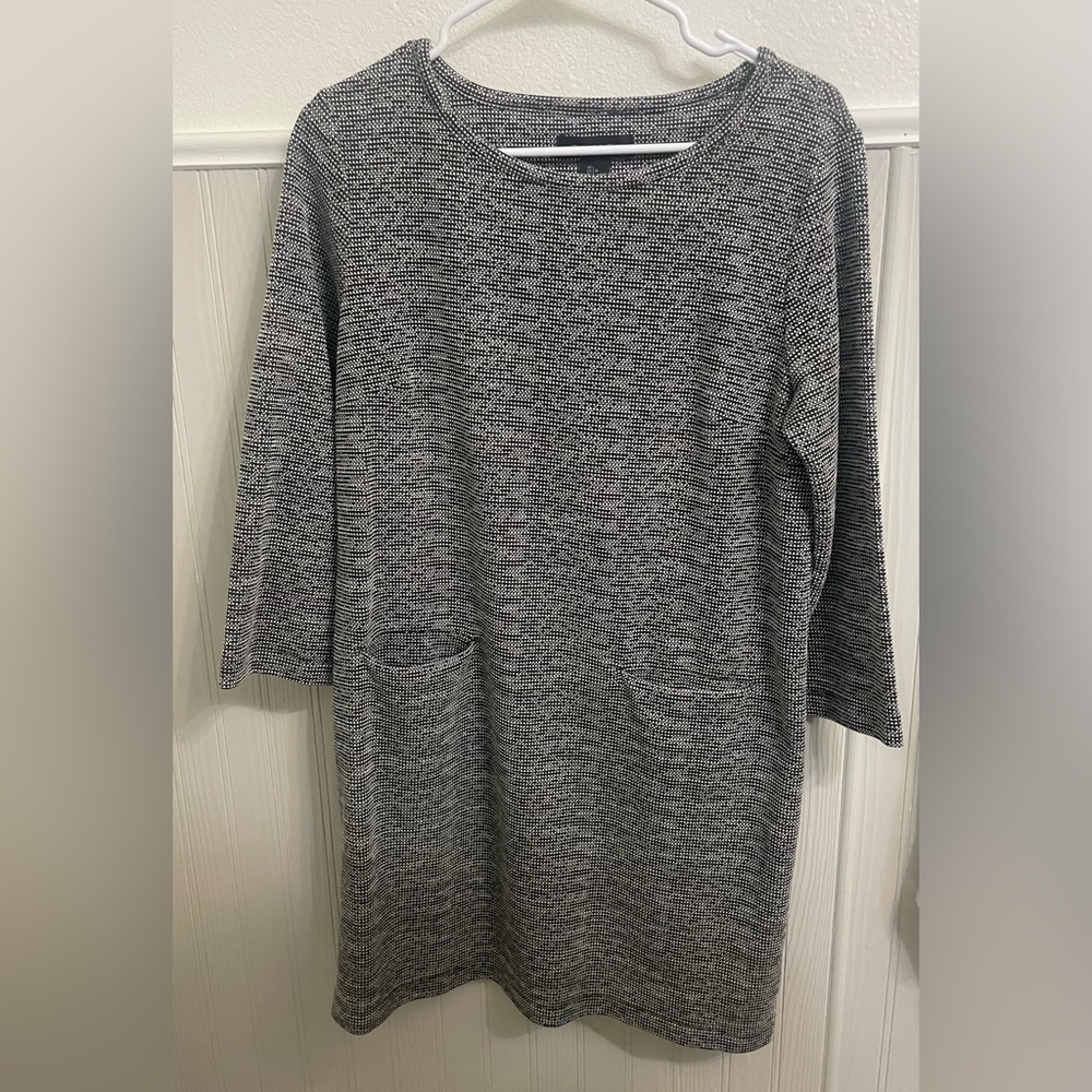 Tahari women’s size Large long sleeve dress salt/pepper texture knit black white